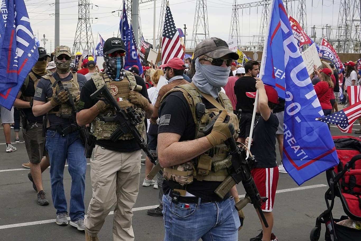 ABD'nin Virginia eyaletinde silahlı gruplar sokaklara indi